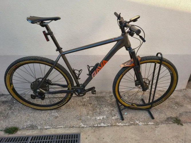 Bicicleta aro 29 Rava Cave + Deore 1x12