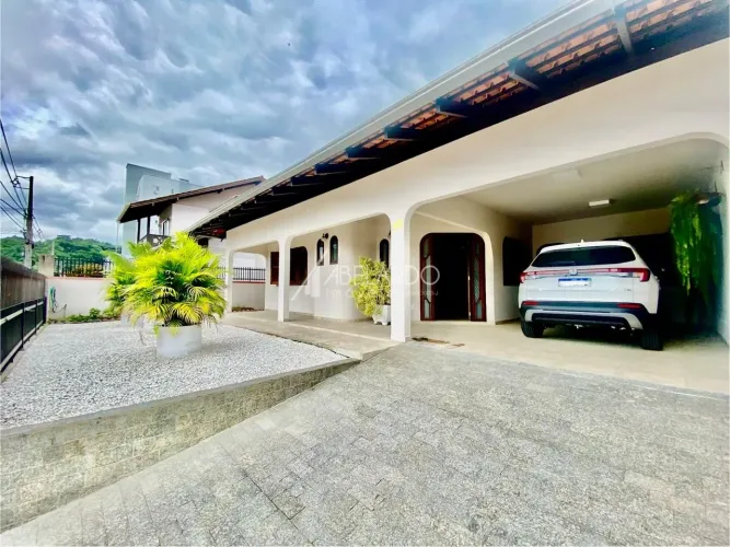 CASA PARA LOCAÇÃO NO BAIRRO ÁGUA VERDE, EM BLUMENAU