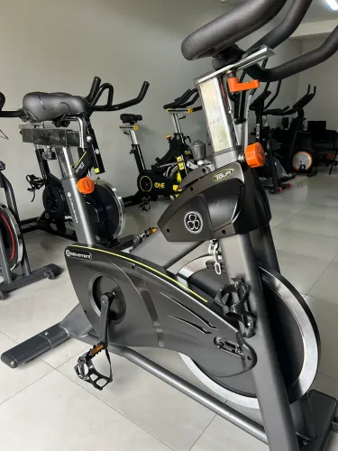 Bike Spinning bicicleta ergométrica Movement Tour Profissional 19kg