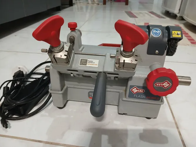 Vendo copiadora de chave silca