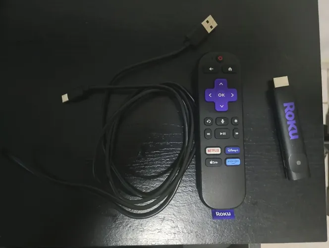 ROKU STREAMING STICK HD , EM EXCELENTE Estado funcionando mas sem caixa 
