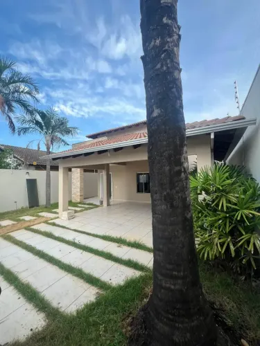 CASA COM PISCINA no IPASE em VG Com 267 m² de área construída em um terreno de 396 m²,