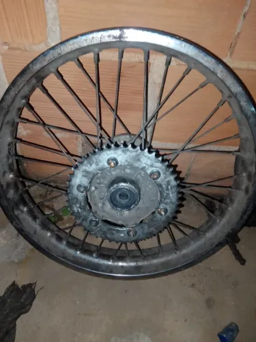 Roda traseira de XTZ 250 e TITAN 160
