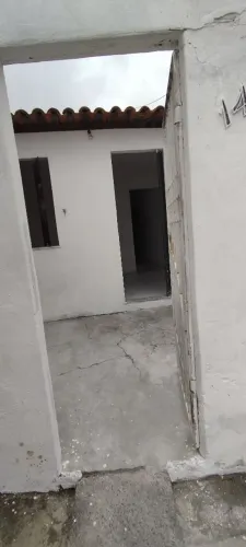 Alugo casa