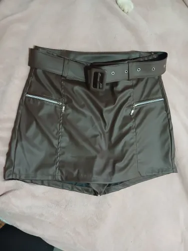 Shorts saia tamanho gg novo