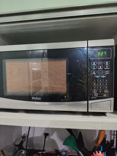 Microondas 26 L funcionando