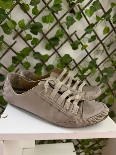 Mocassim Feminino Bege em Couro 