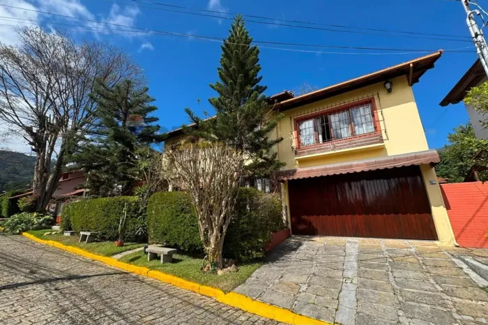 Casa com 5 quartos à venda no Cônego, Nova Friburgo-RJ