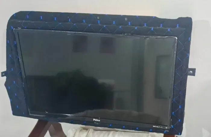 TV Smart 24? com suporte para caminhão