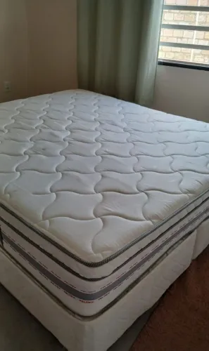Vende-se uma cama