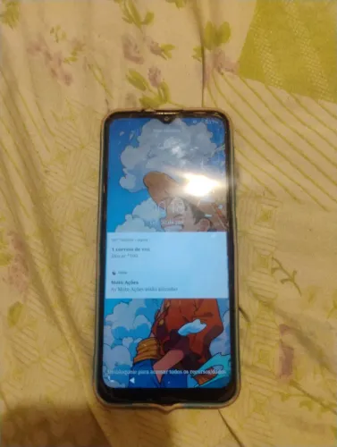 Celular Motorola com alguém defeito poriso o preço 
