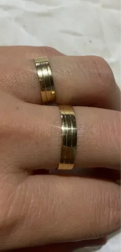 Par de alianças em ouro 18k 2,5 cada uma