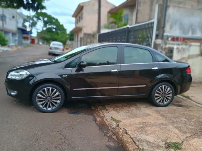 Fiat Linea Absolute 1.9/1.8 Flex Dualogic 4P 2011