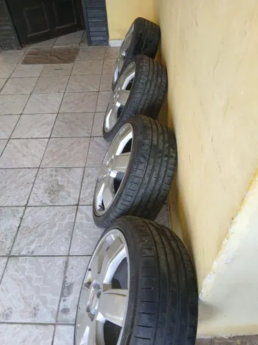 Rodas com pneu