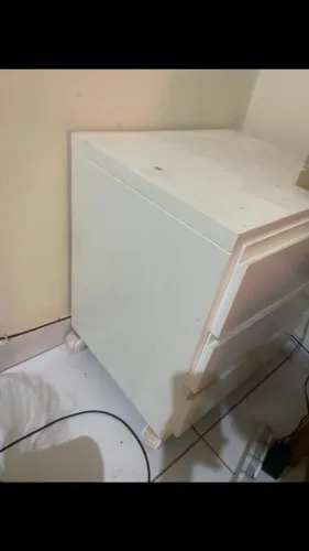 Vendo criado mudo de 3 gavetas usado