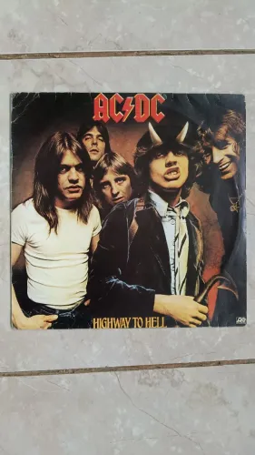 LP Vinil AC/DC Highway to Hell original usado ótimo estado veja fotos do vinil conservado