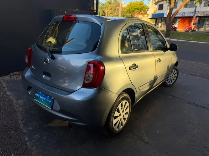 Nissan March S 1.0 12V Flex 5P 2015