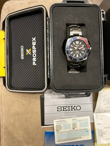 Relógio Seiko prospex  samurai Pepsi 