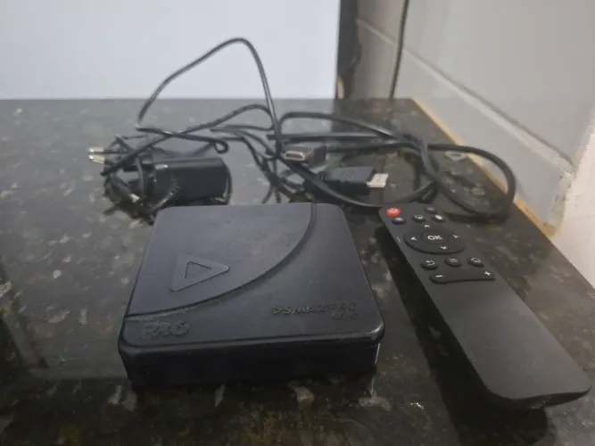 TV Box 4K Proeletronic + cabos e controle