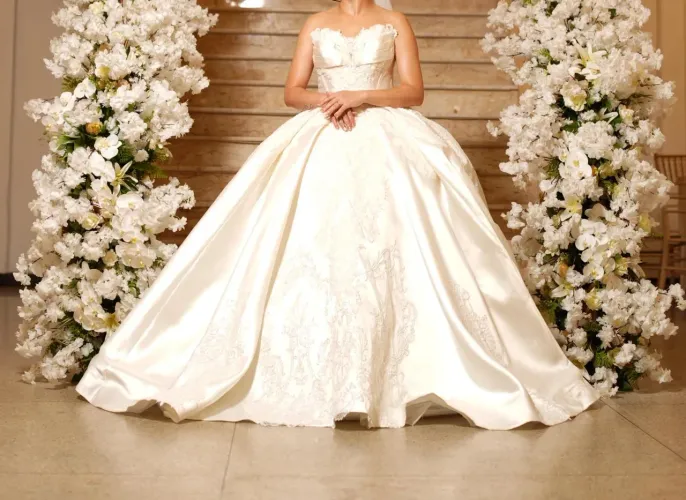 VESTIDO DE NOIVA DOS SONHOS, novinho e baratinho.<br>