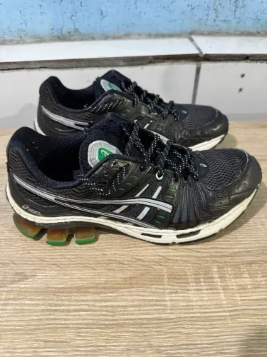 Tenis asics kinsei