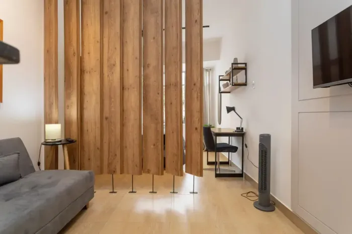 STUDIO REFORMADO E MOBILIADO EM COPACABANA