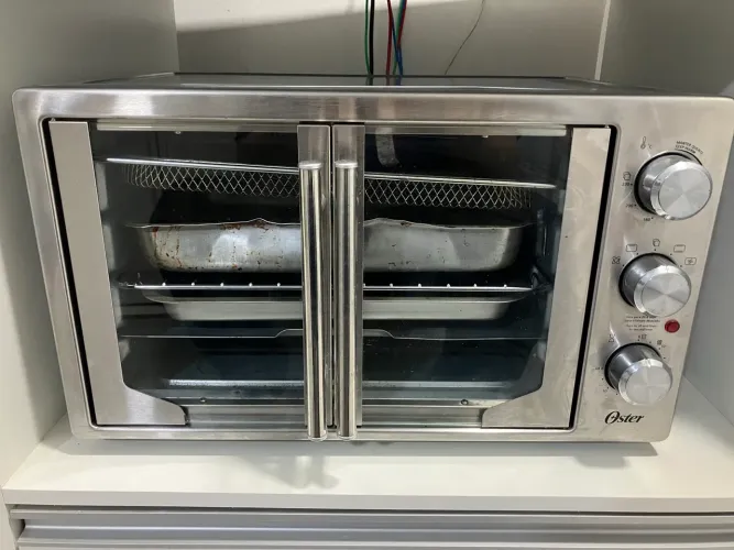 Forno eletrico com funçao airfryer 42L 220V Oster