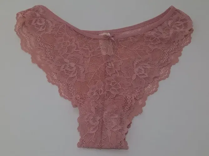 calcinha em renda rosa