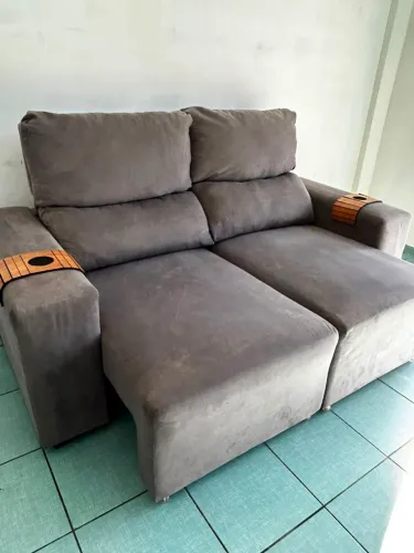 Sofá retrátil e reclinável em Suede cinza cromo entregamos