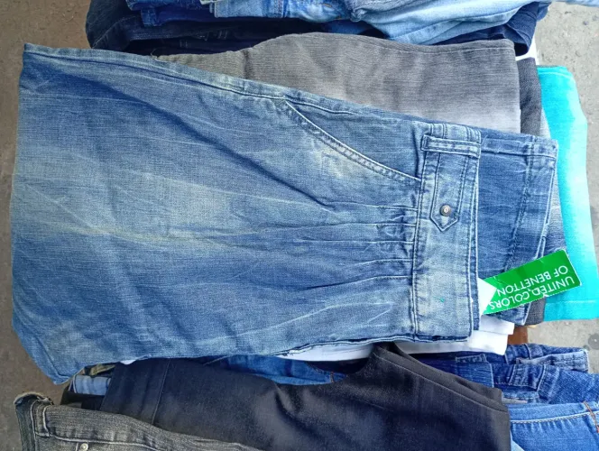 Calças Jeans Femininas diversos tamanhos, modelos e cores