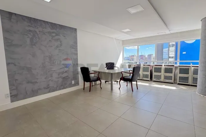 Sala Comercial na Asa Sul: Oportunidade Imperdível no Edifício Seguradoras 6