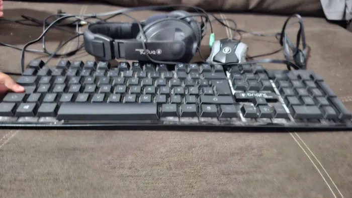 Mouse teclado e fone