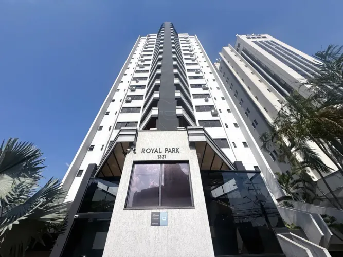 Apartamento à venda com 3 quartos no Edifício Royal Park, na Região Central de Londrina