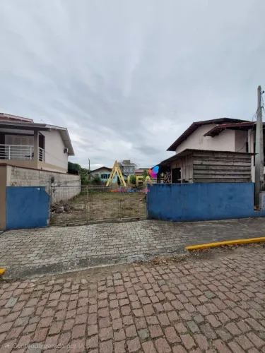 Terreno à venda em Penha/SC Excelente localização!