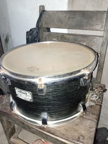 Caixa de bateria Odery 14x08 sem-nova
