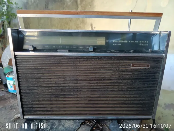Vendo rádio Philco Ford da década de 60 a 70 funcionando peça boa para quem gosta