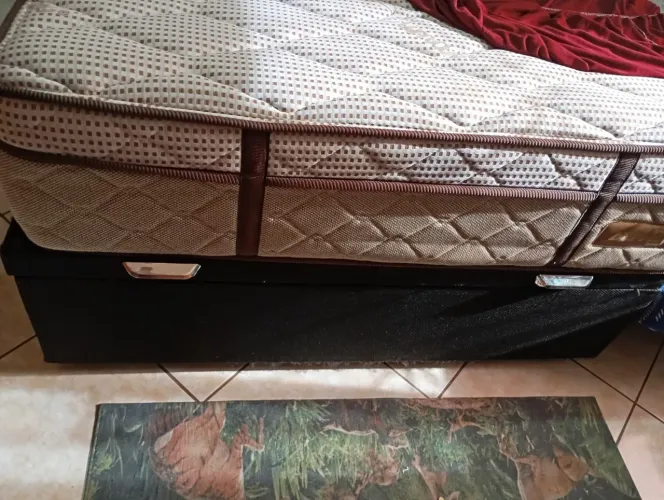 Vende cama baú com colchão