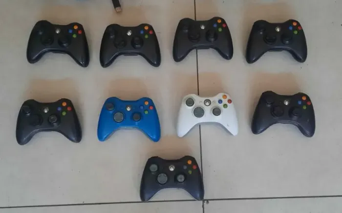 Controle do Xbox 360 e Kinect lote com 10 controles e 2 Kinect