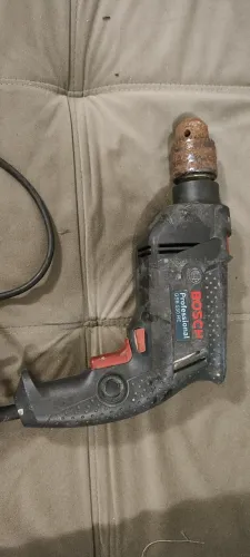 FURADEIRA BOSCH PROFESSIONAL GSB 550 RE - 550W COM IMPACTO