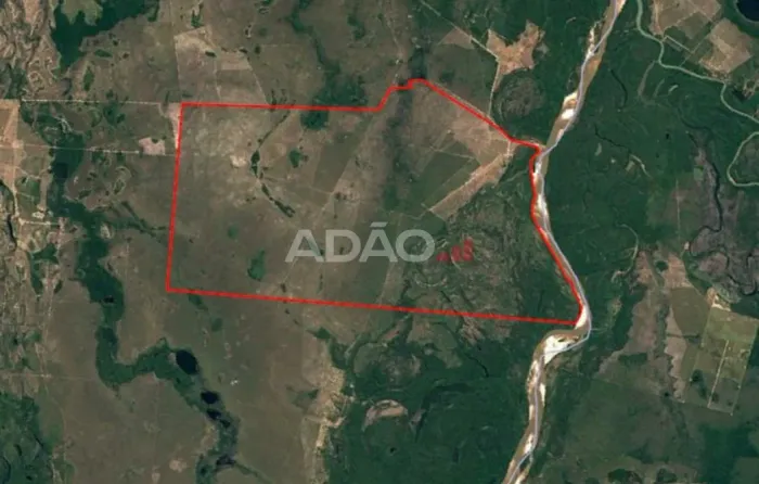 Fazenda com 12.145 ha para gado aprox. 5.000 cabeças com pista de pouso de 700 metros