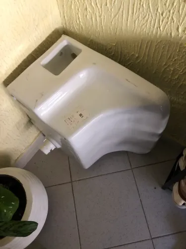 Vendo um tanque de lavar roupas da celite porcelana 