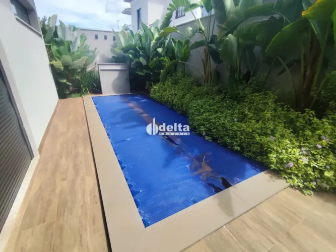 Casa com 5 quartos sendosuítes disponível para locação e venda no bairro Nova Uberlândia e