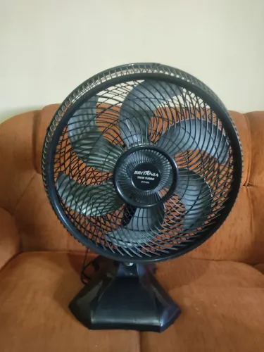 Ventilador Britânia de 40cm. 80.00