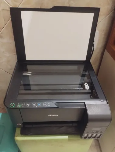 Vendo impressora Epson L3150 em ótimo estado, não tem defeito nenhum, vai com tinta.