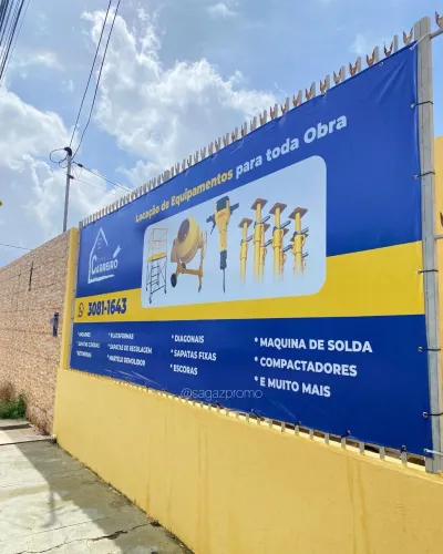 Placas em lona / Lona com ilhós / Cavalete
