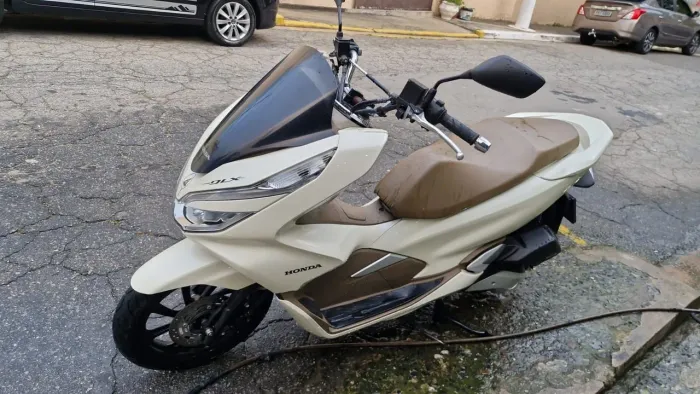 HONDA PCX 2019 DLX BEGE