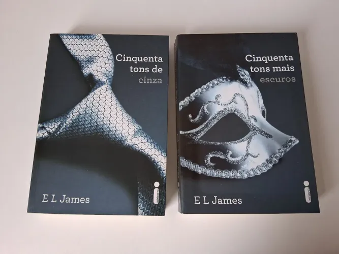 Livros Cinquenta tons de cinza 1 e 2