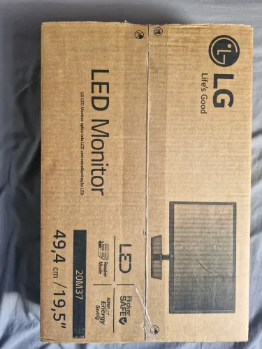 Monitor LG 20M37AA Led 19.5" Preto pouco usado