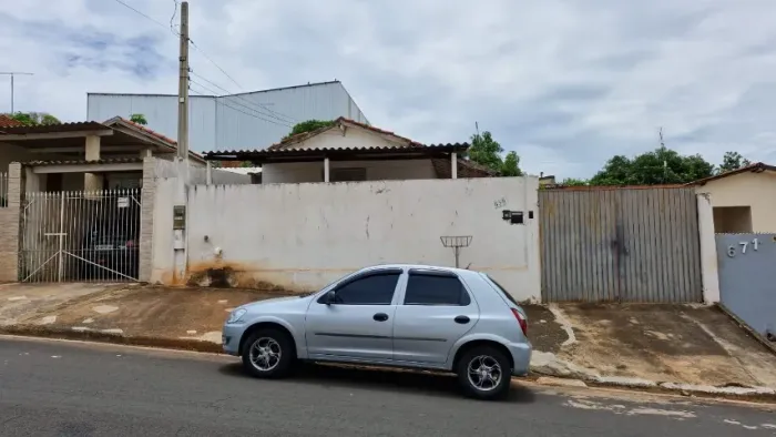 CASA À VENDA | JD. ACLIMAÇÃO | POMAR + EDÍCULA + GARAGEM P/ 3 CARROS | R$ 200 MIL
