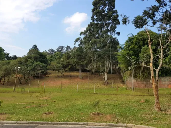 Excelente terreno à venda  em condomínio fechado de alto padrão na Granja Viana/Cotia